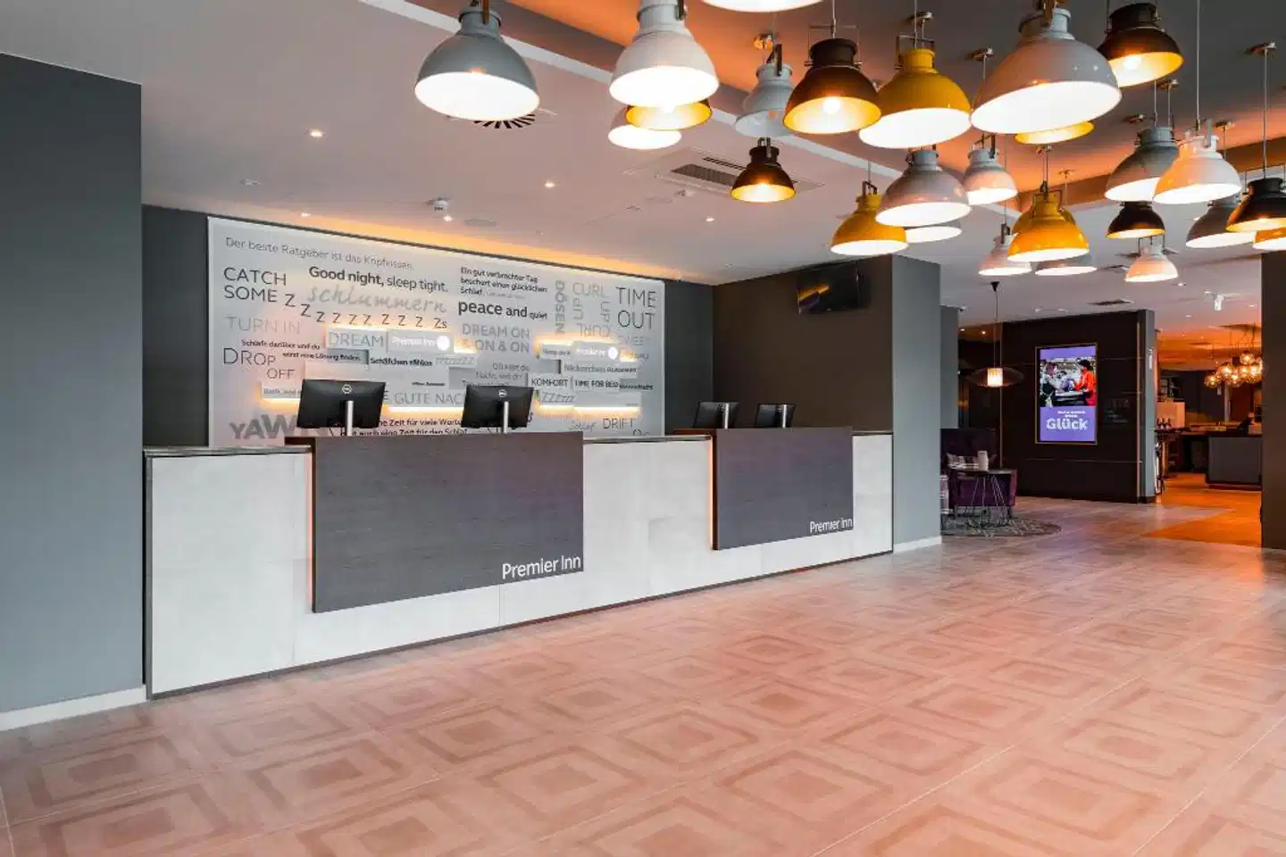 Premier Inn Karlsruhe City Am Wasserturm Lobby