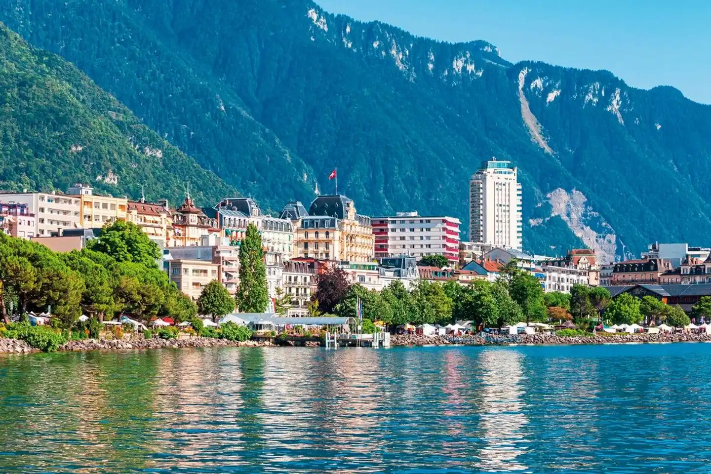 GoldenPass Express von Montreux nach Luzern Aussenansicht