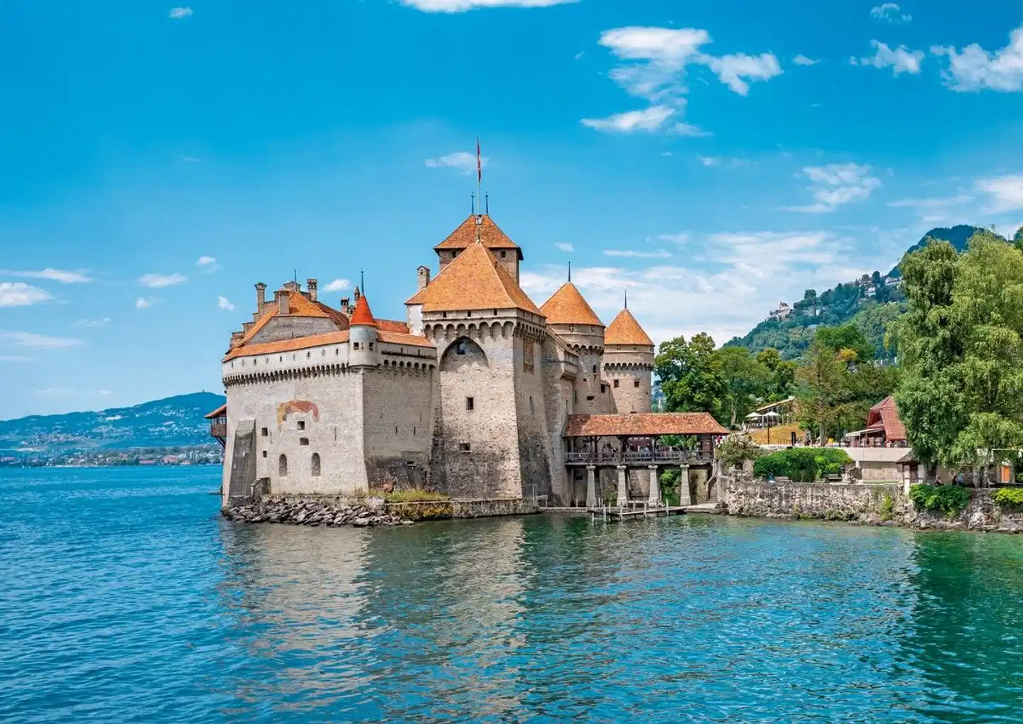 GoldenPass Express von Montreux nach Luzern Aussenansicht
