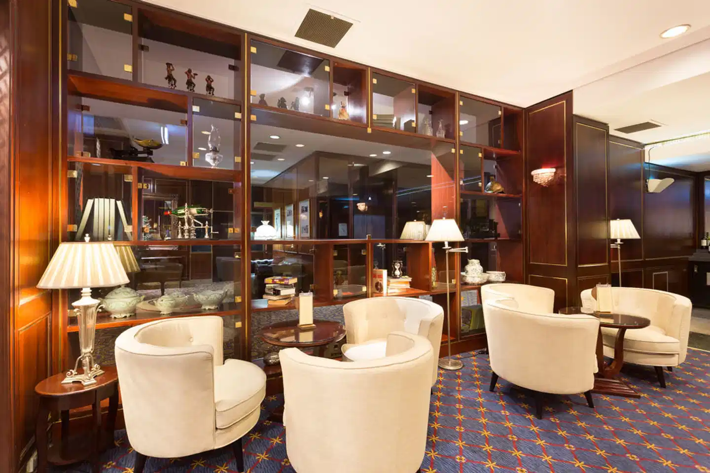 Royal On The Park Bar