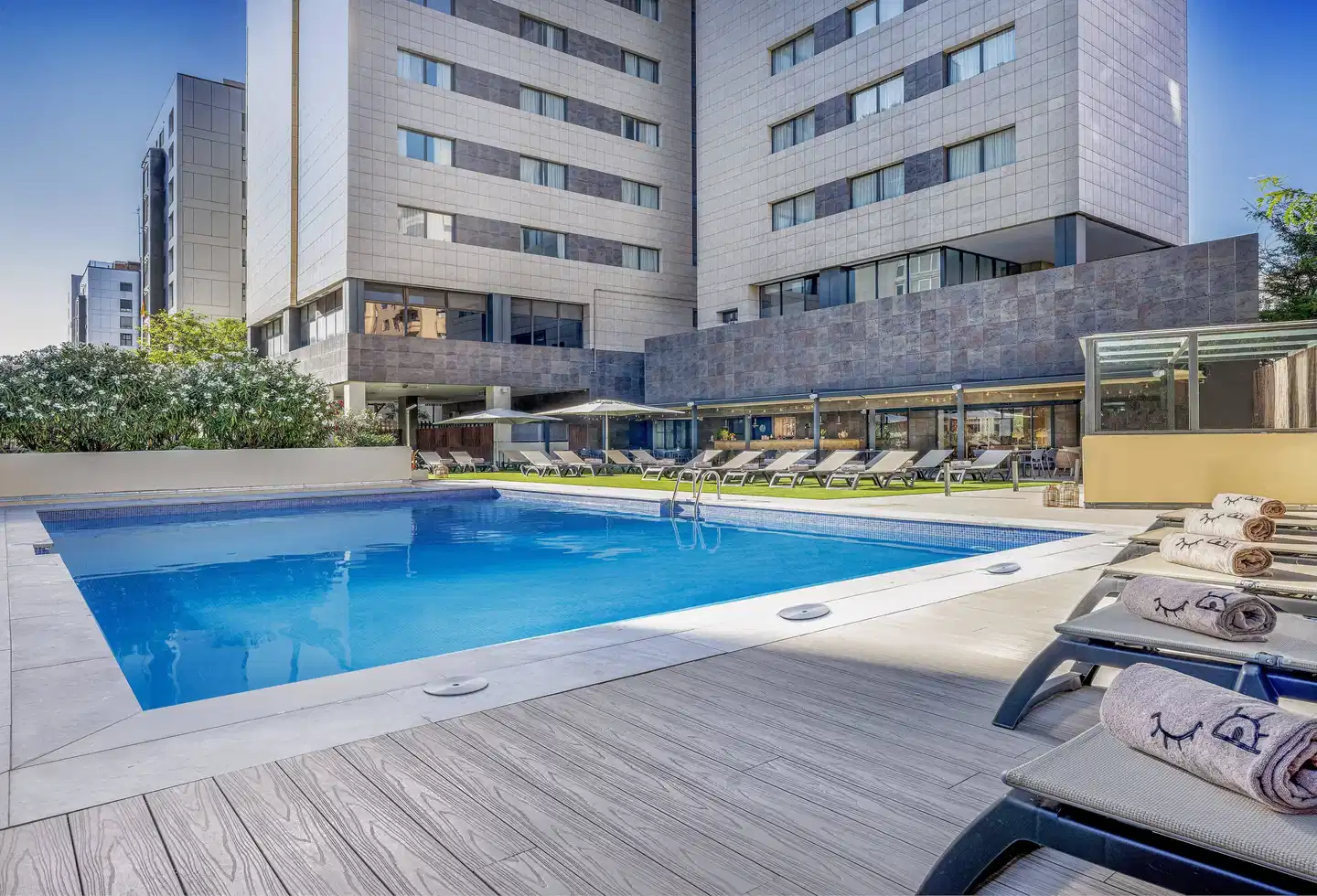 Tryp Oceanic Pool
