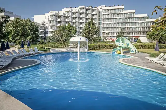 Sandy Beach Pool