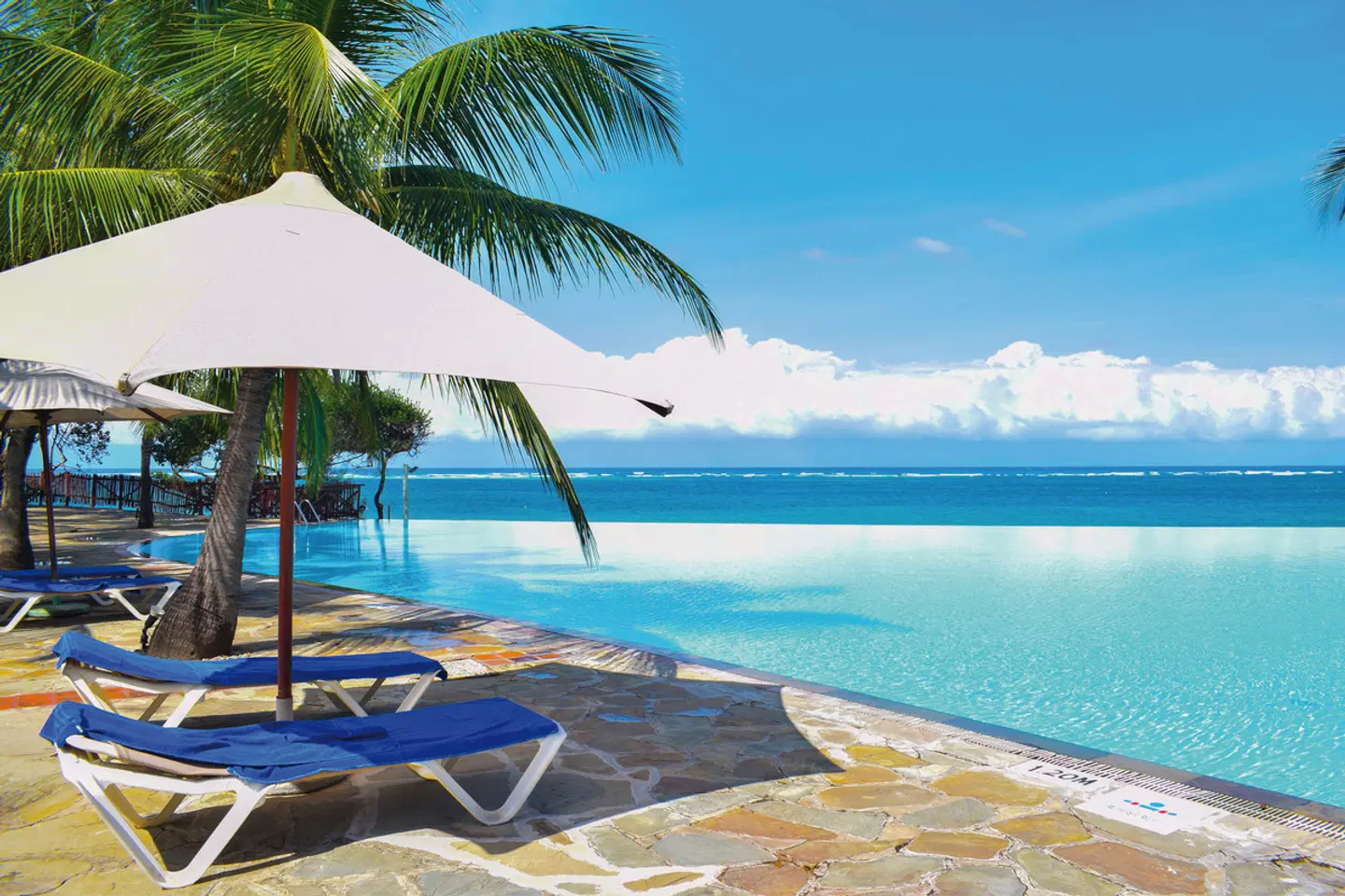 Baobab Beach Resort & Spa Pool