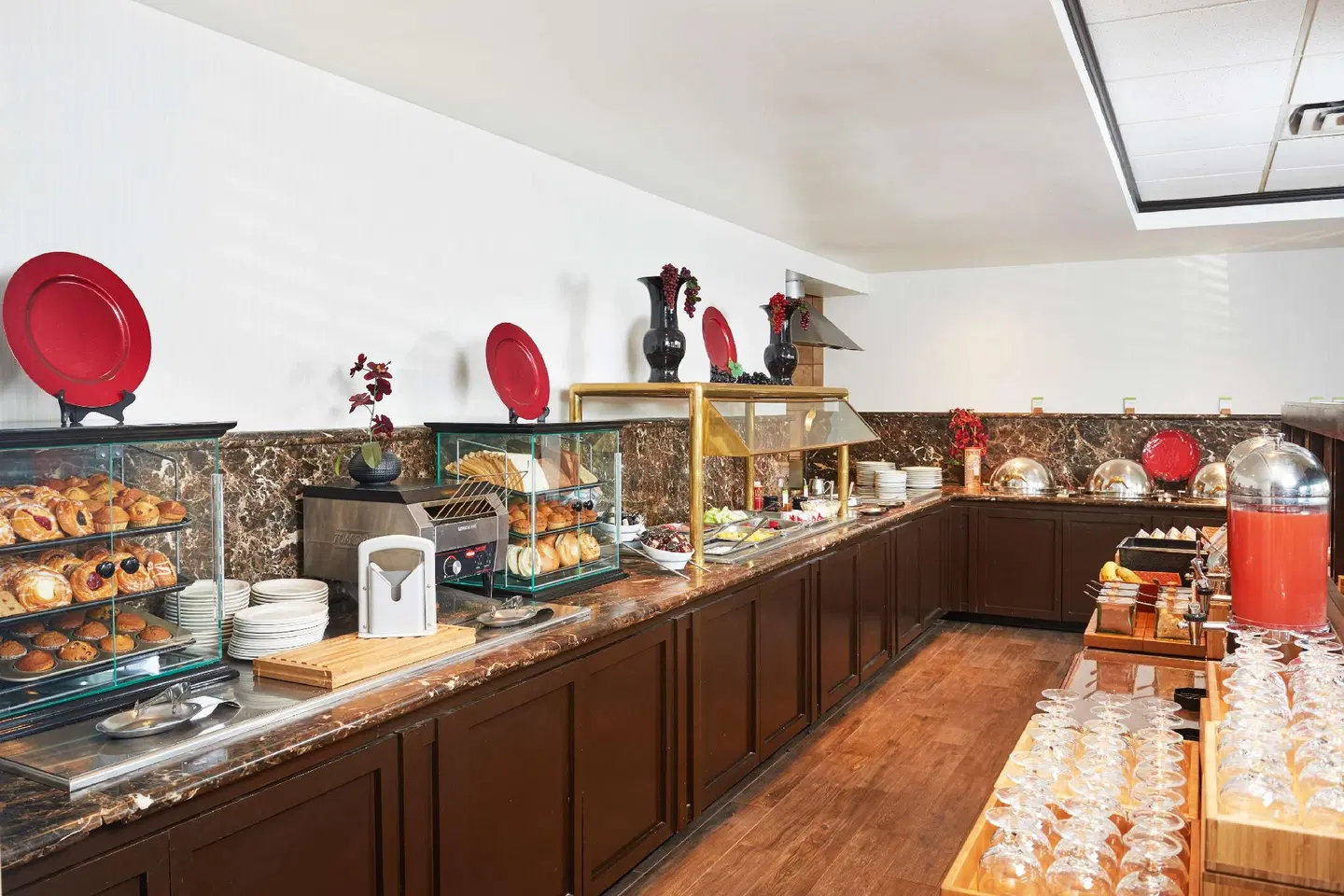 DoubleTree by Hilton Dallas Market Center Restaurant