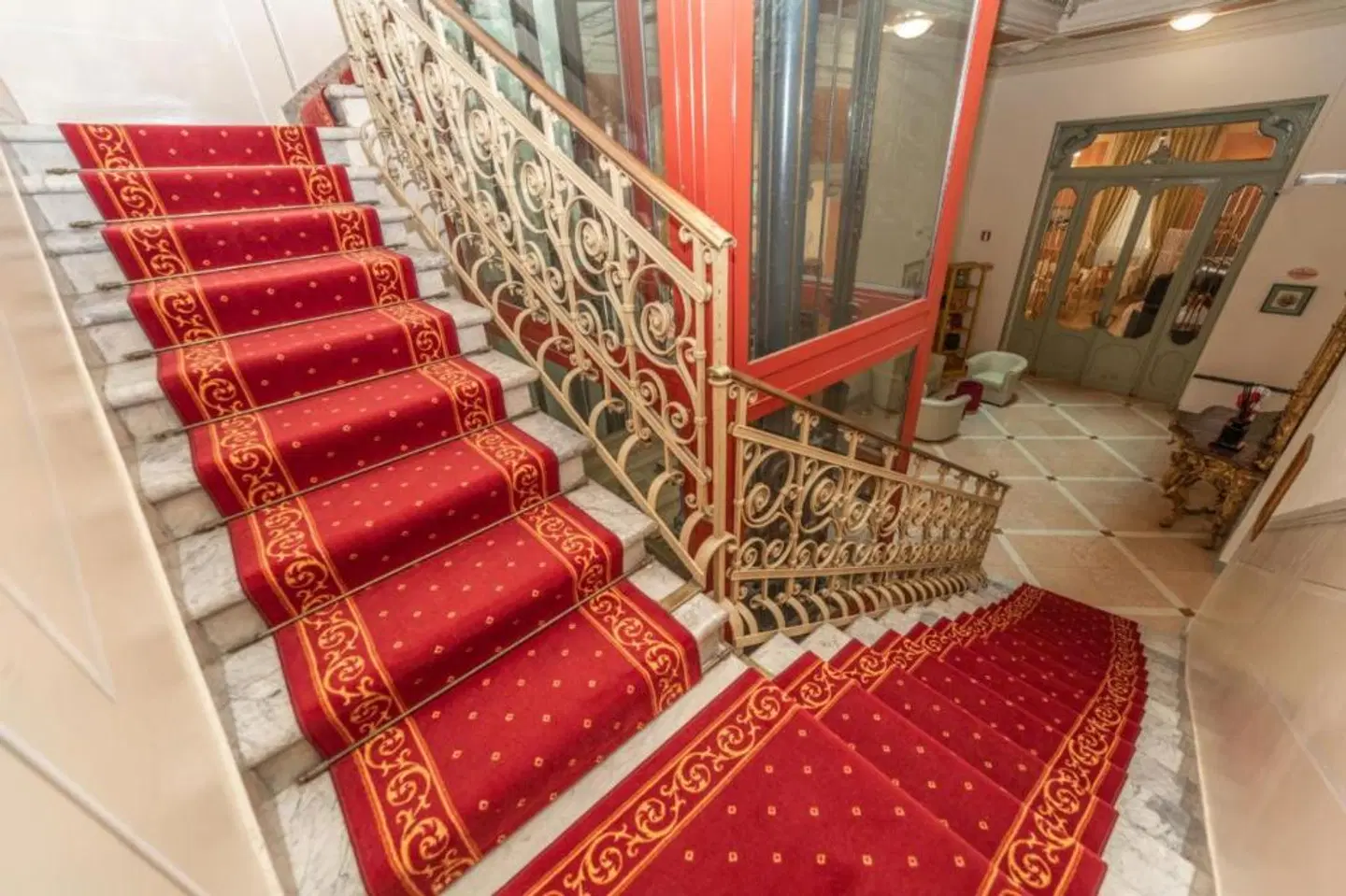 Hotel Pallanza Lobby