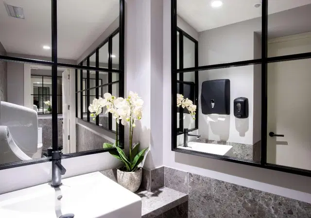 Catalonia Conde de Floridablanca Badezimmer