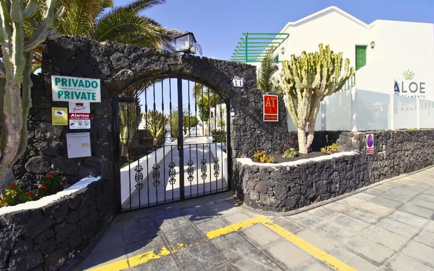 Aloe Apartments Terrasse