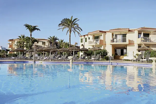 Universal Grand León & Spa Pool