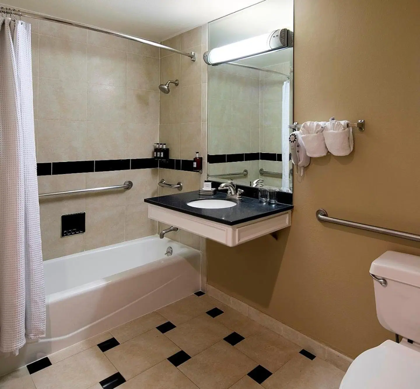 The Georgian Hotel Badezimmer