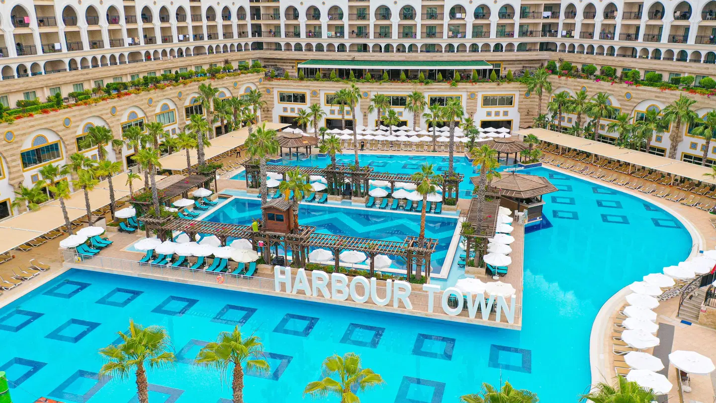 Crystal Sunset Pearl Collection Pool