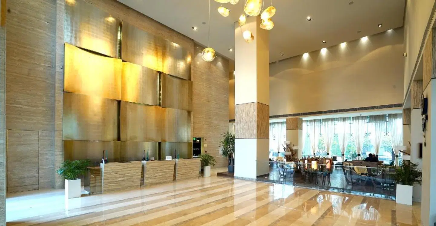 DoubleTree by Hilton Gurugram Baani Square Lobby
