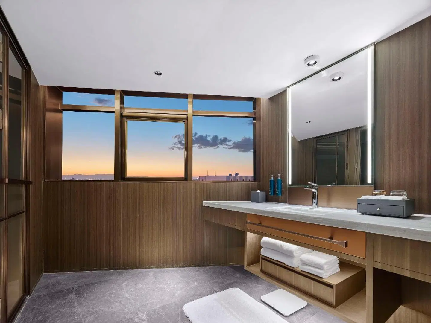 DoubleTree by Hilton Beijing East Third Ring Road Wellness