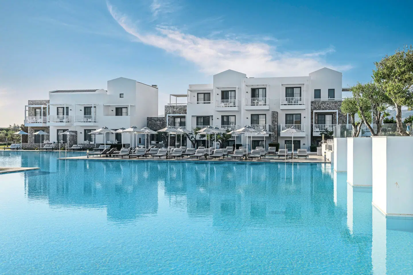 Diamond Deluxe Hotel & Spa POOL