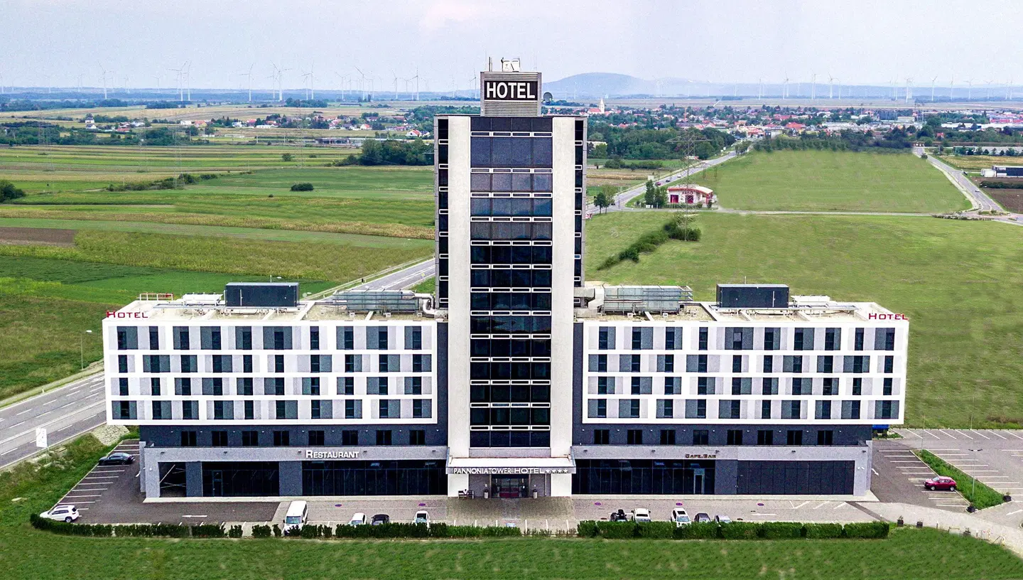 Pannonia Tower Hotel Aussenansicht