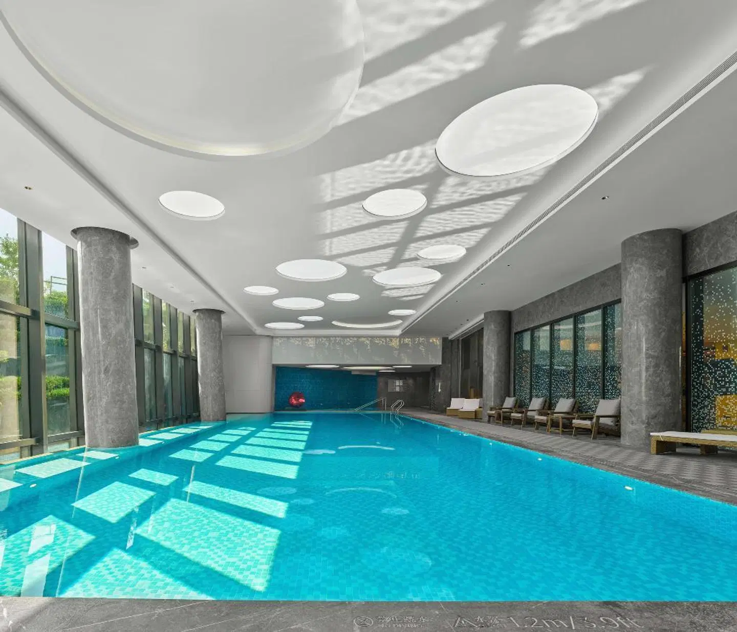 DoubleTree by Hilton Yantai Golden Coast Hotel & Suites Hallenbad