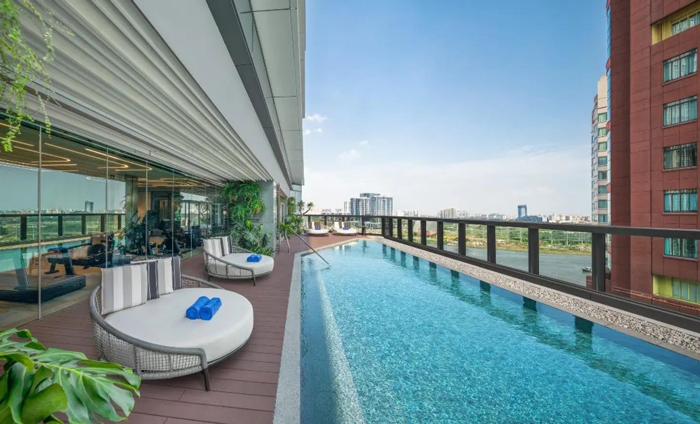 Hilton Saigon Pool