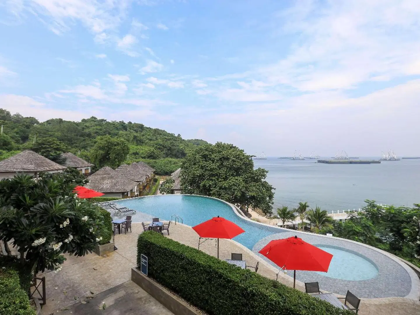 Novotel Koh Si Chang Strand