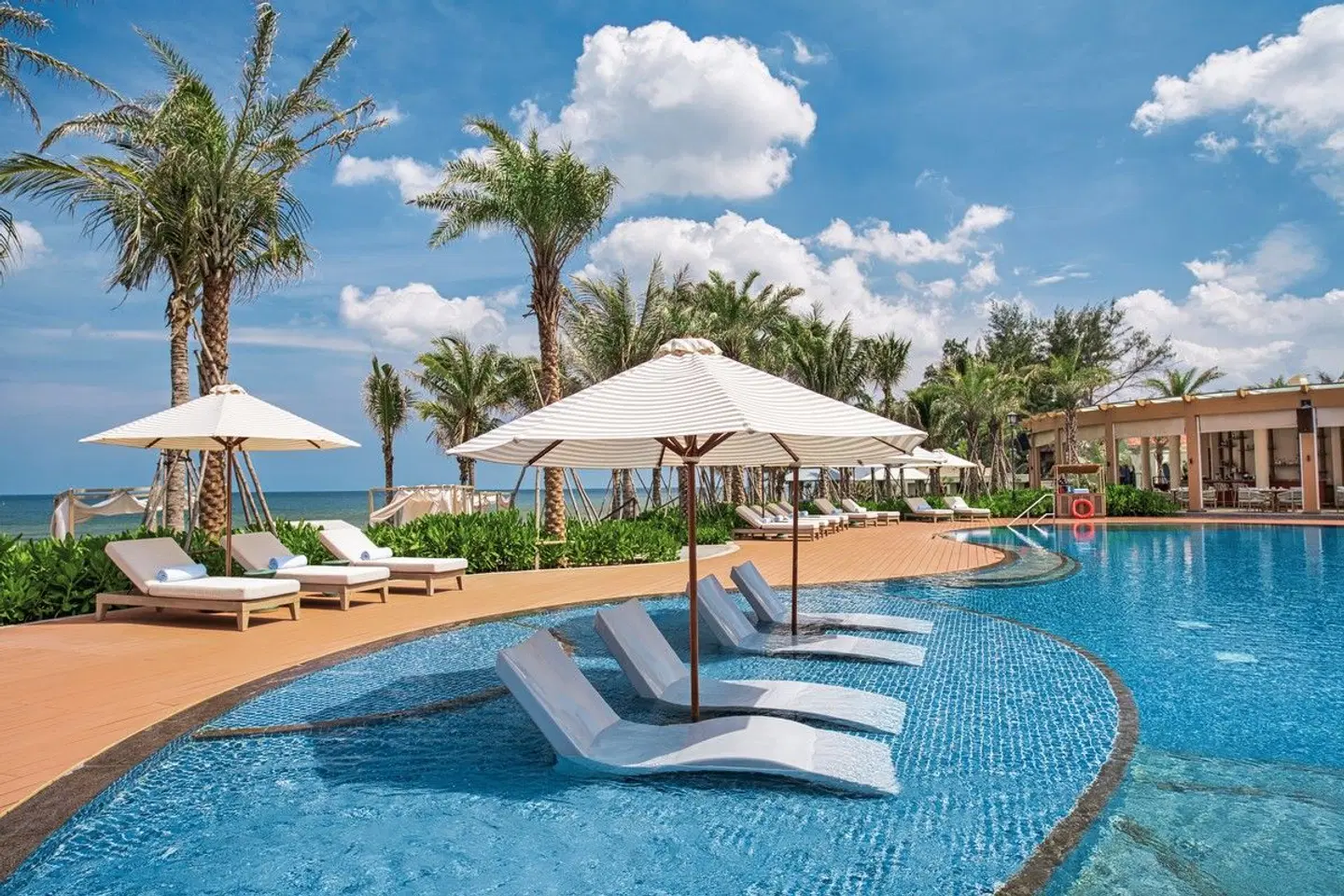 Radisson Resort Phan Thiet Pool