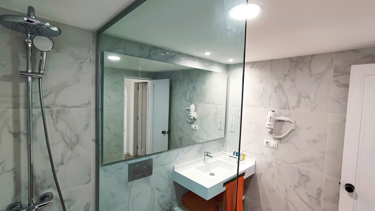 Canary Garden Club Badezimmer