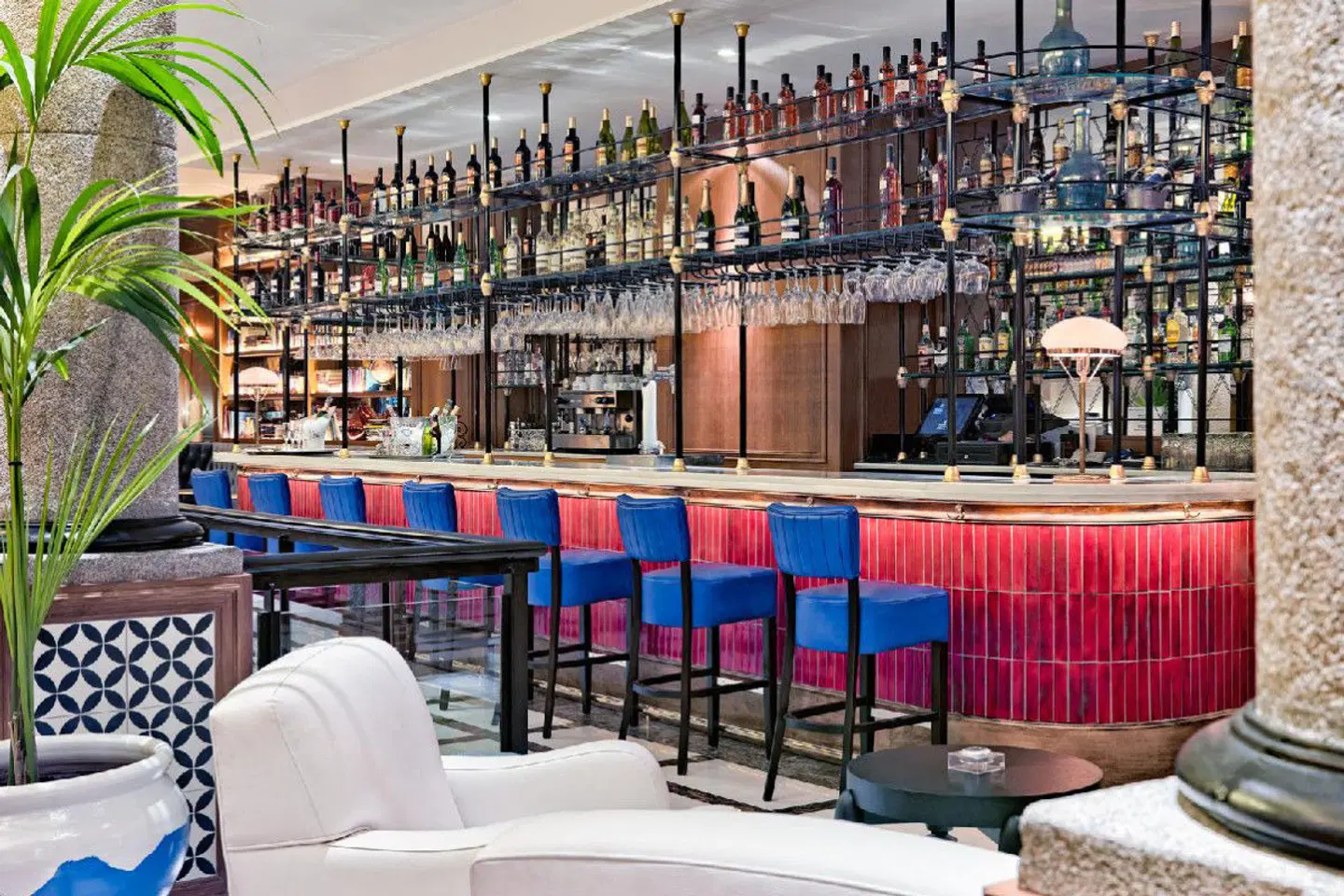 H10 Villa de la Reina Boutique Bar