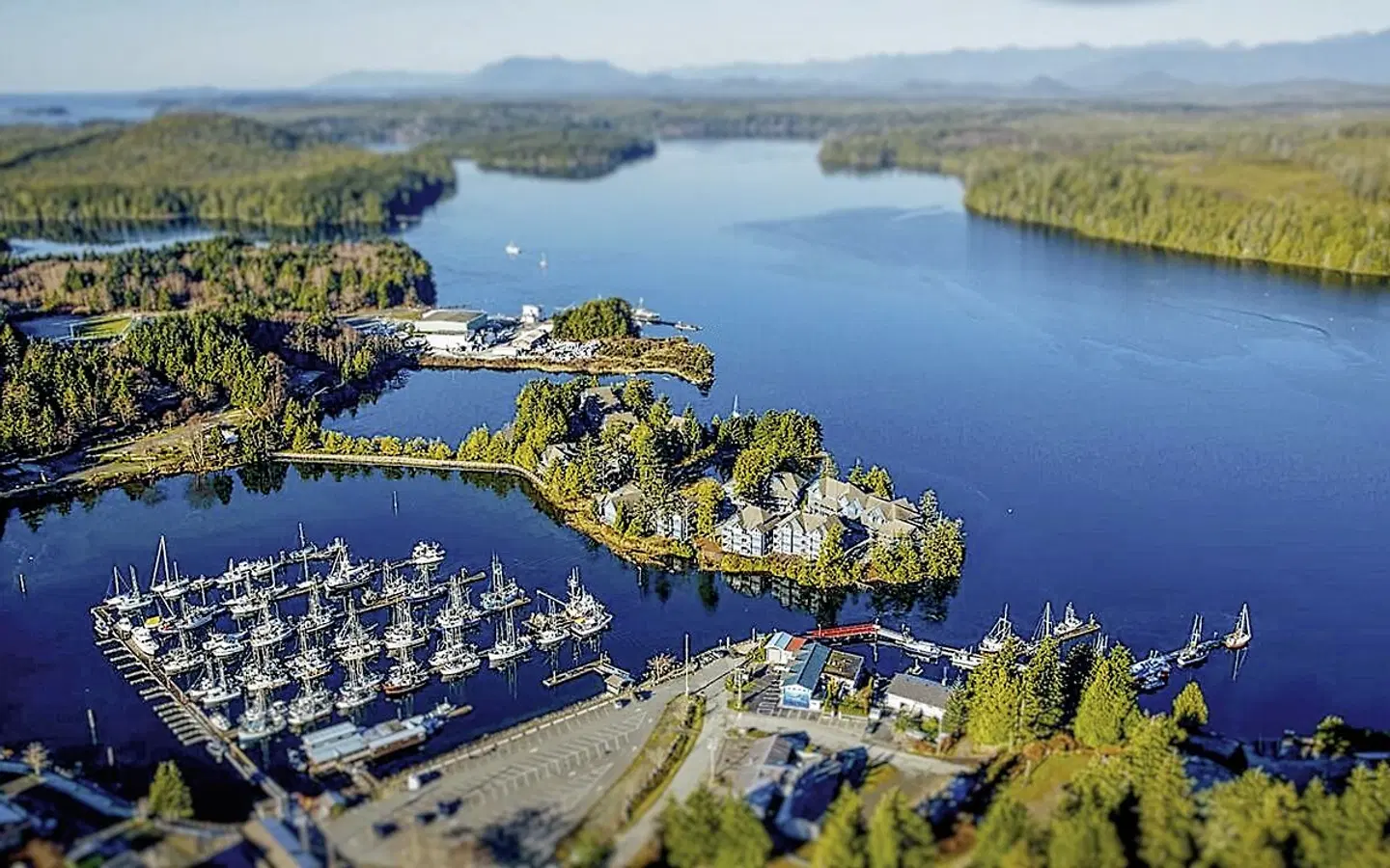 Water's Edge Shoreside Suites Landschaft