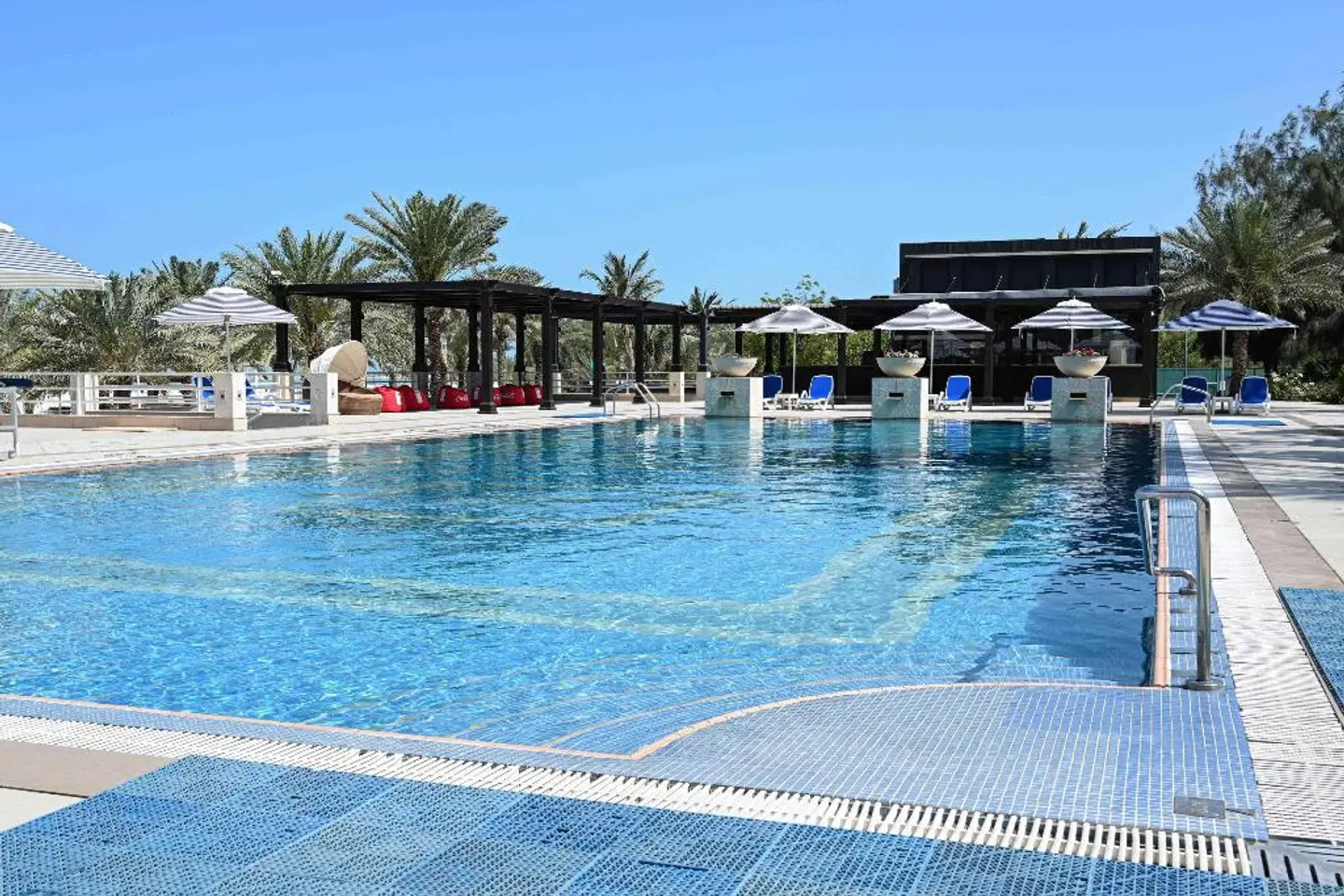 Al Hamra Residence Pool