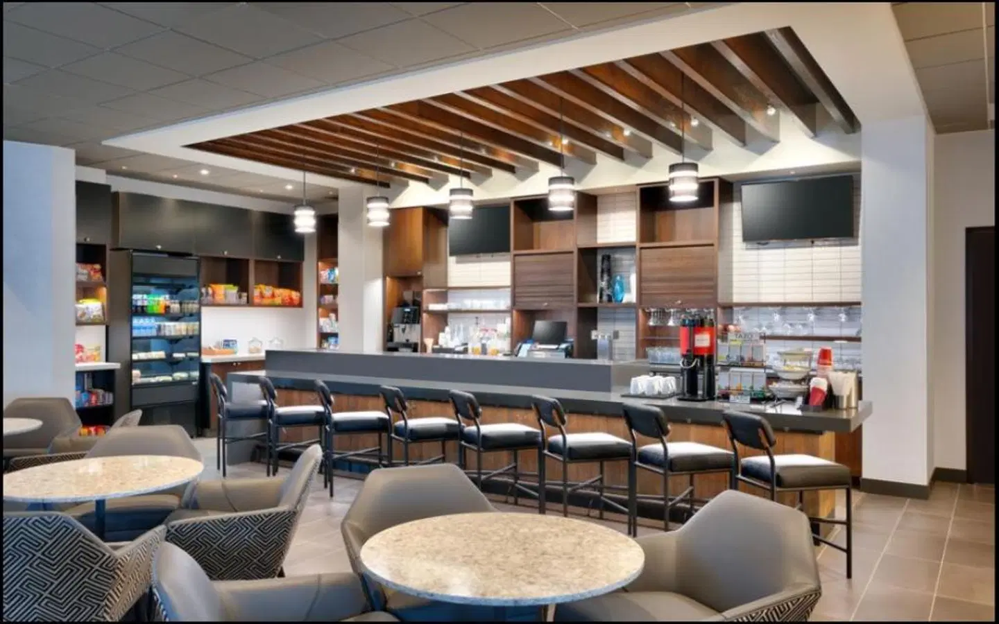 Hyatt Place Anchorage-Midtown Bar