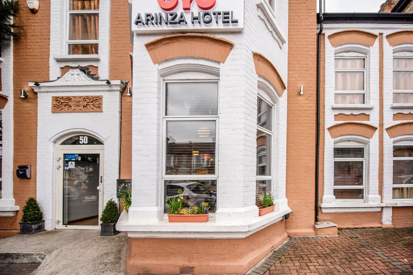 Arinza Hotel Aussenansicht