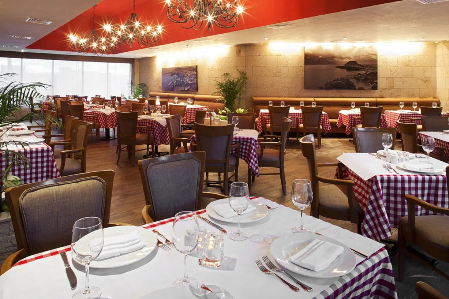 Emporio Cancun Restaurant