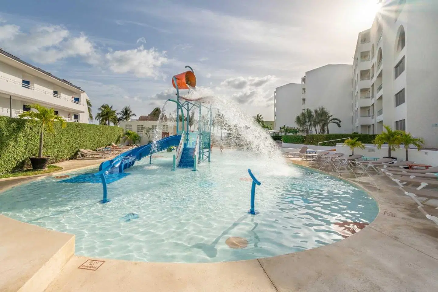 Aquamarina Beach Hotel Pool
