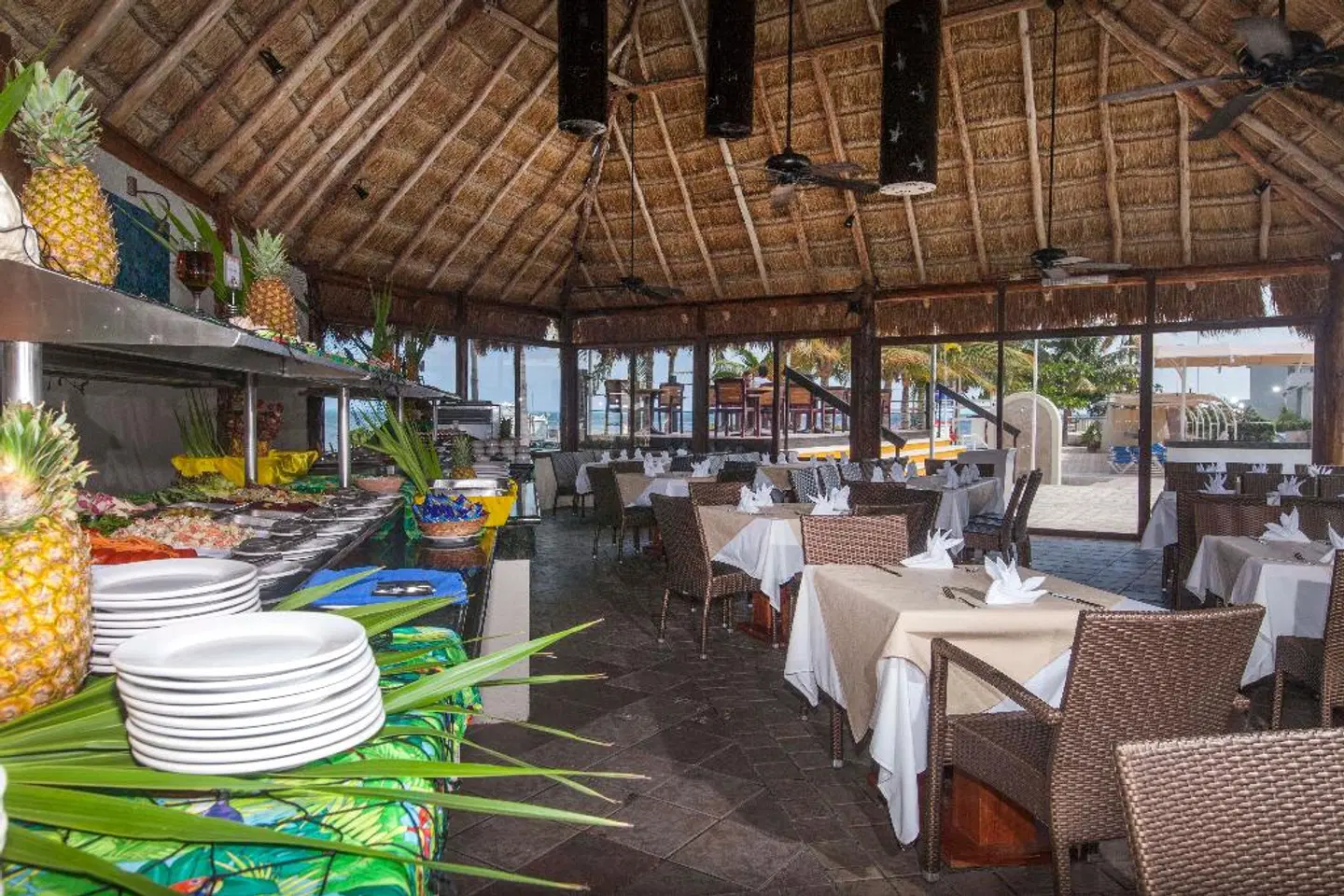 Aquamarina Beach Hotel Restaurant