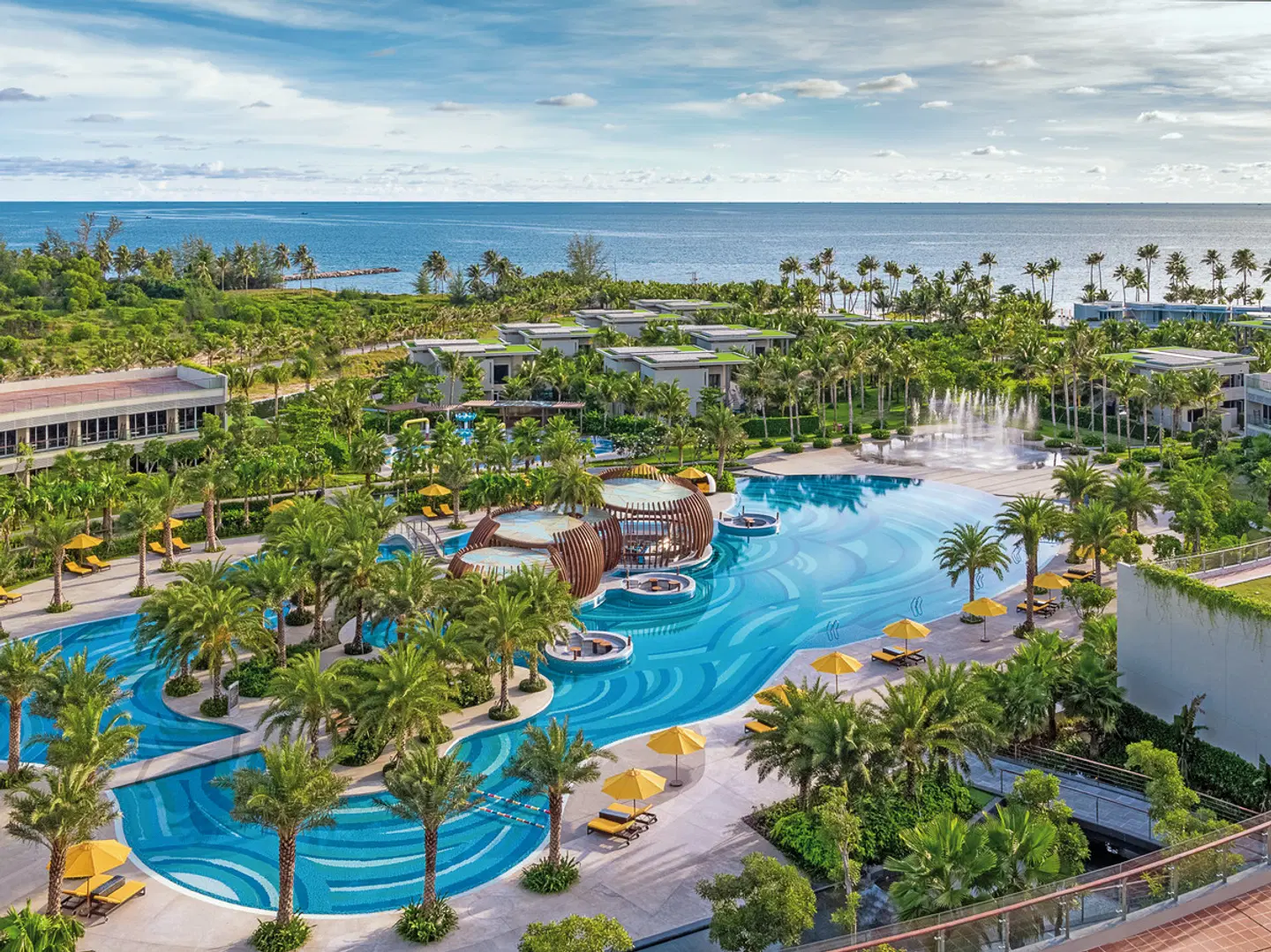 Pullman Phu Quoc Beach Resort Pool