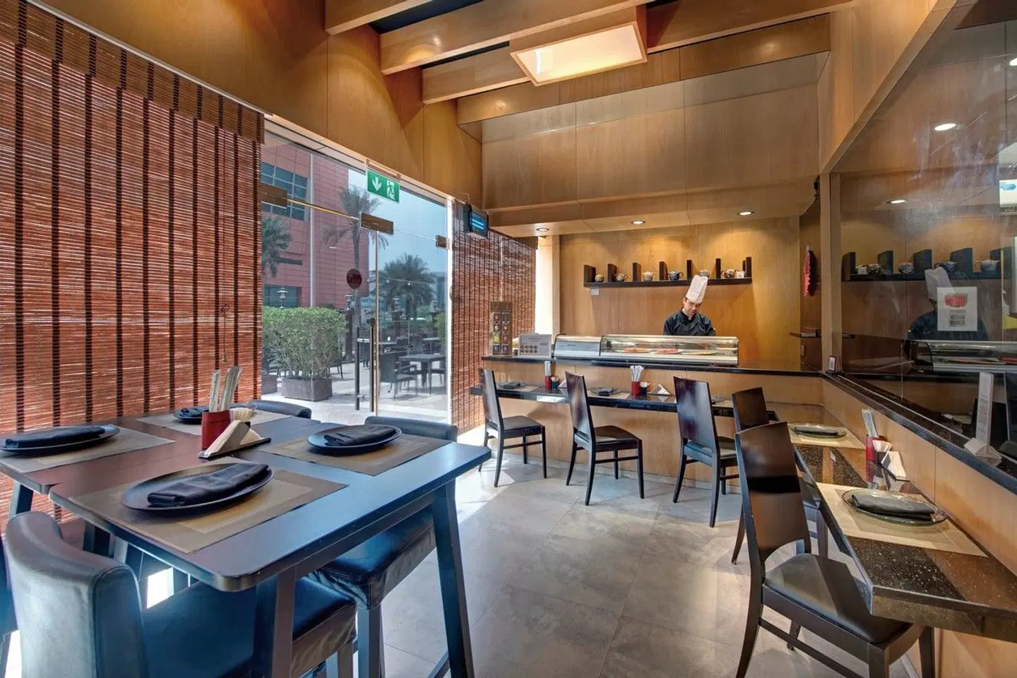 Two Seasons Hotel & Apartments Restaurant