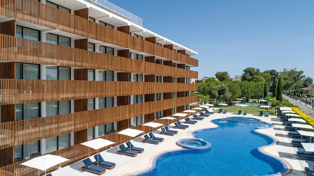 Las Gaviotas Suites Pool