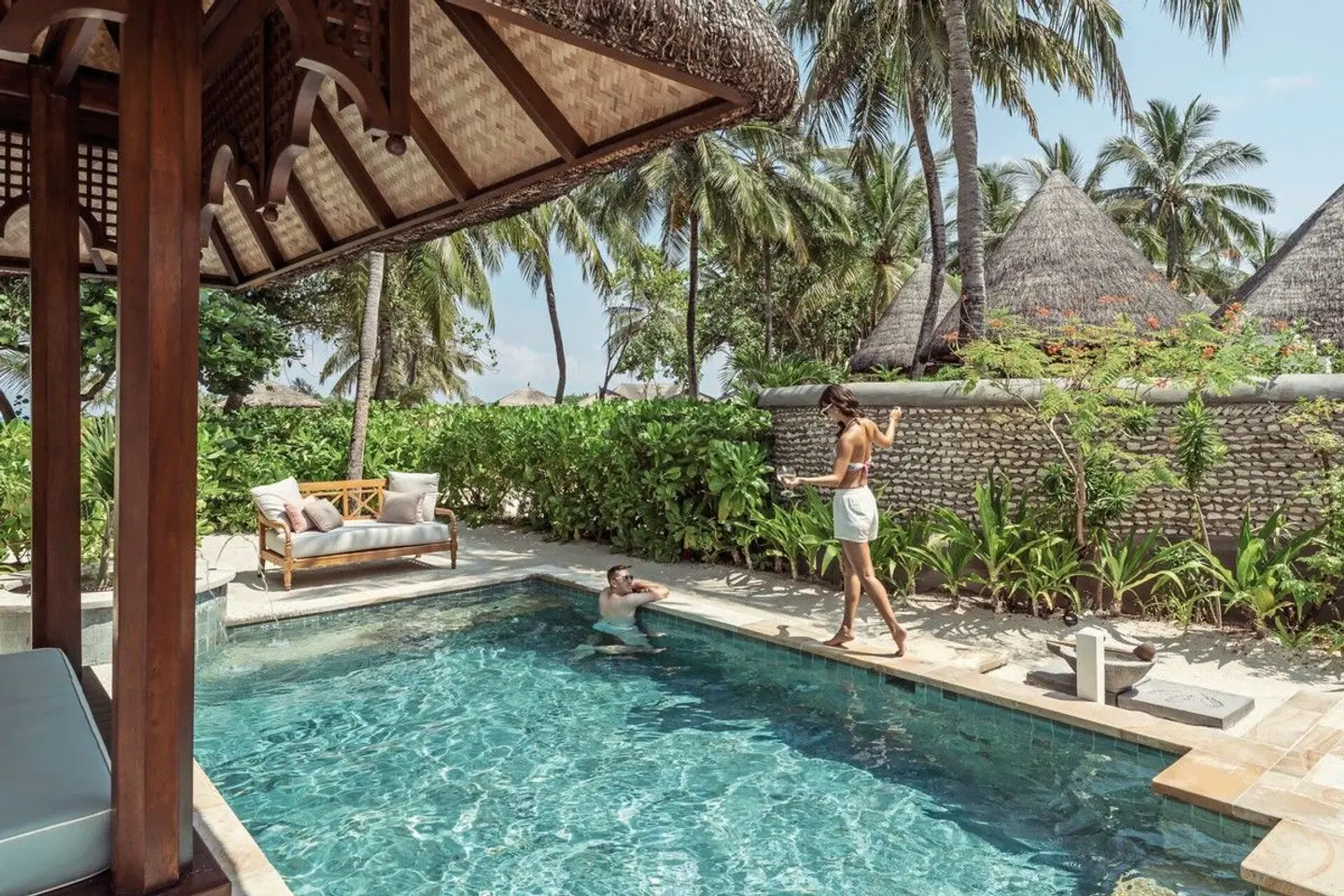 Four Seasons Resort Maldives at Kuda Huraa Pool