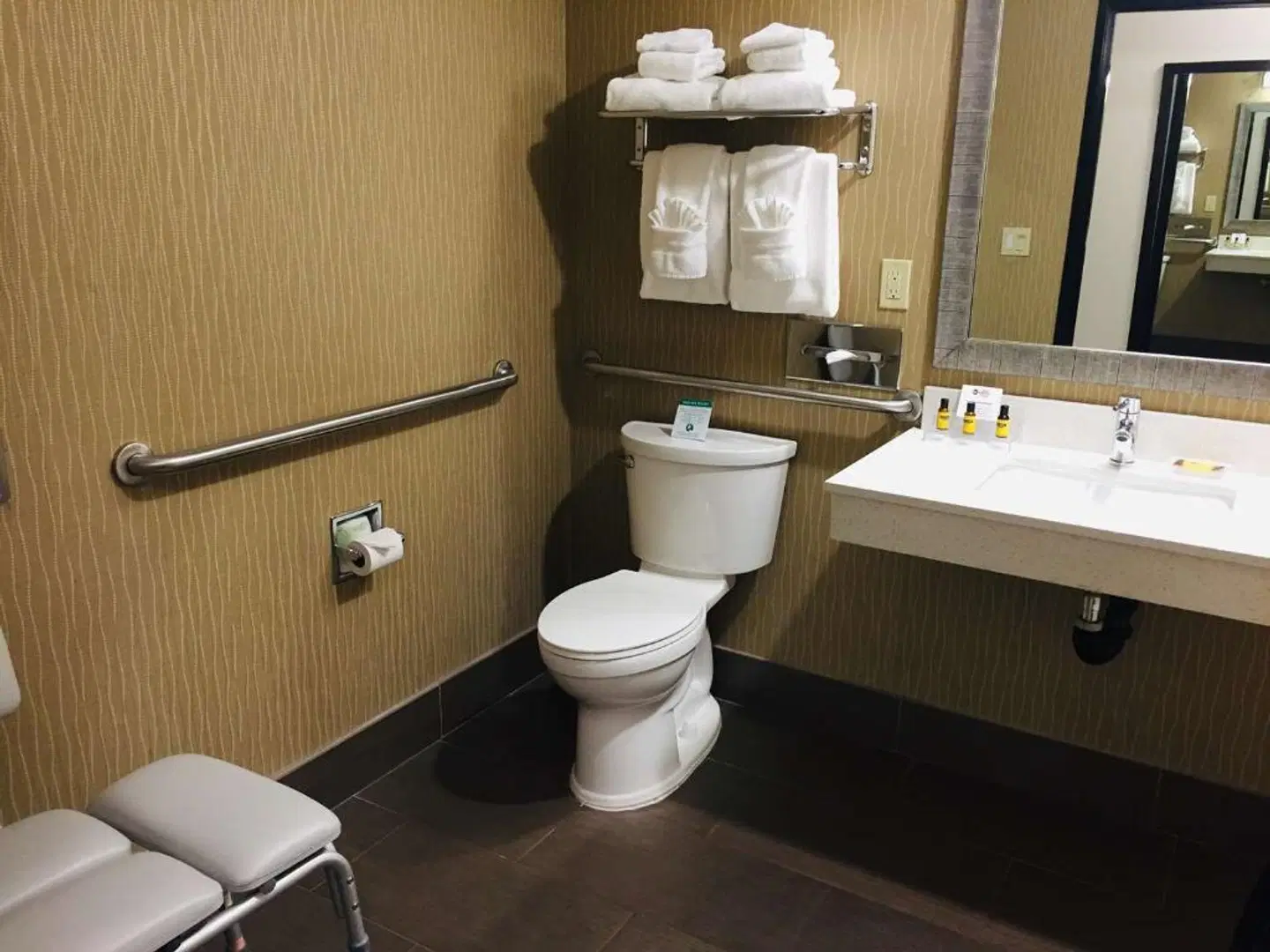 Best Western Plus Portland Airport Hotel & Suites Badezimmer