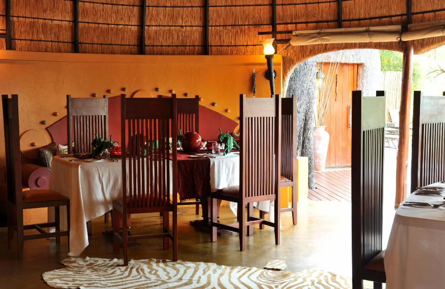 Hoyo Hoyo Safari Lodge Lobby