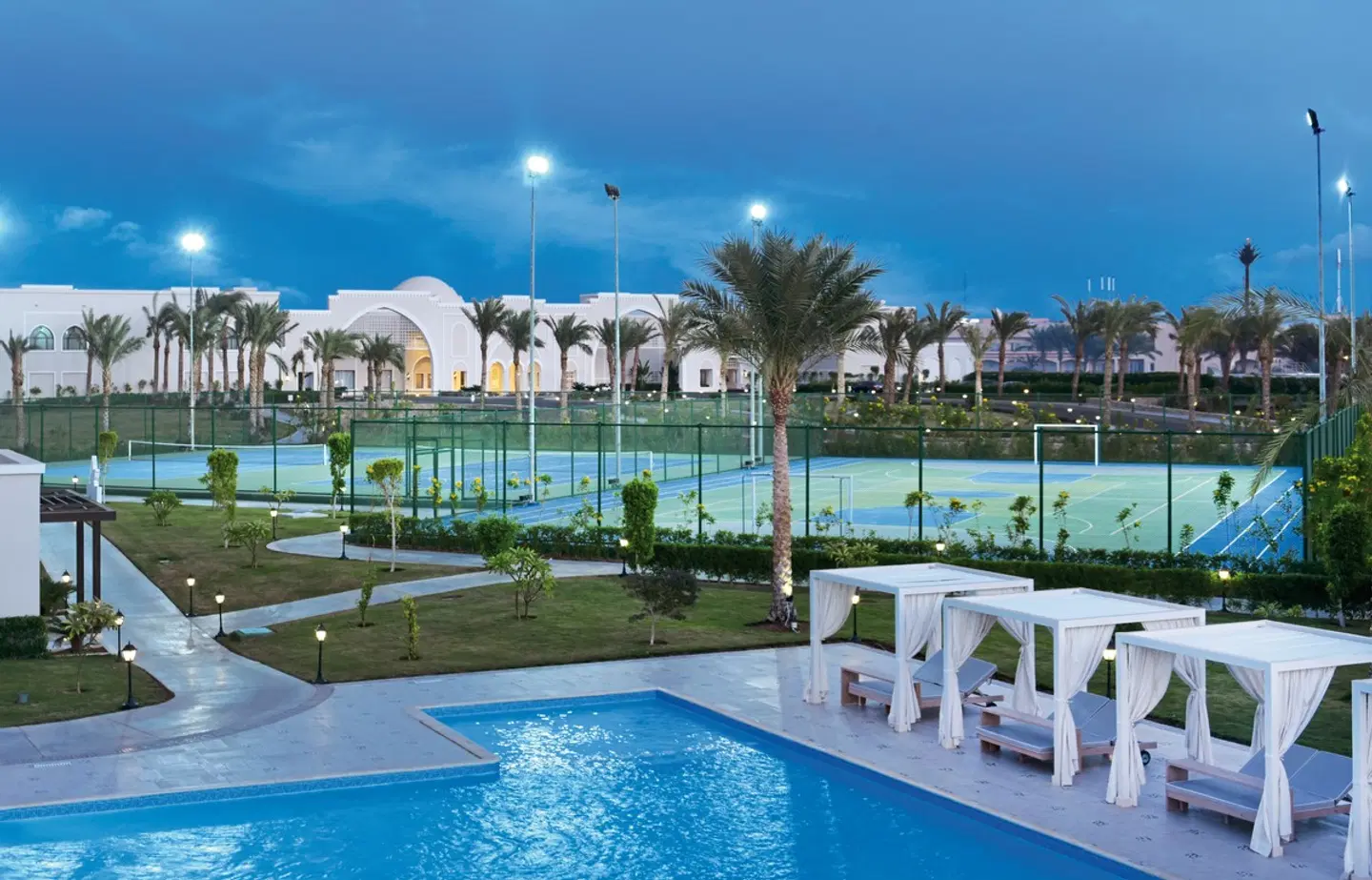 Steigenberger Alcazar Pool