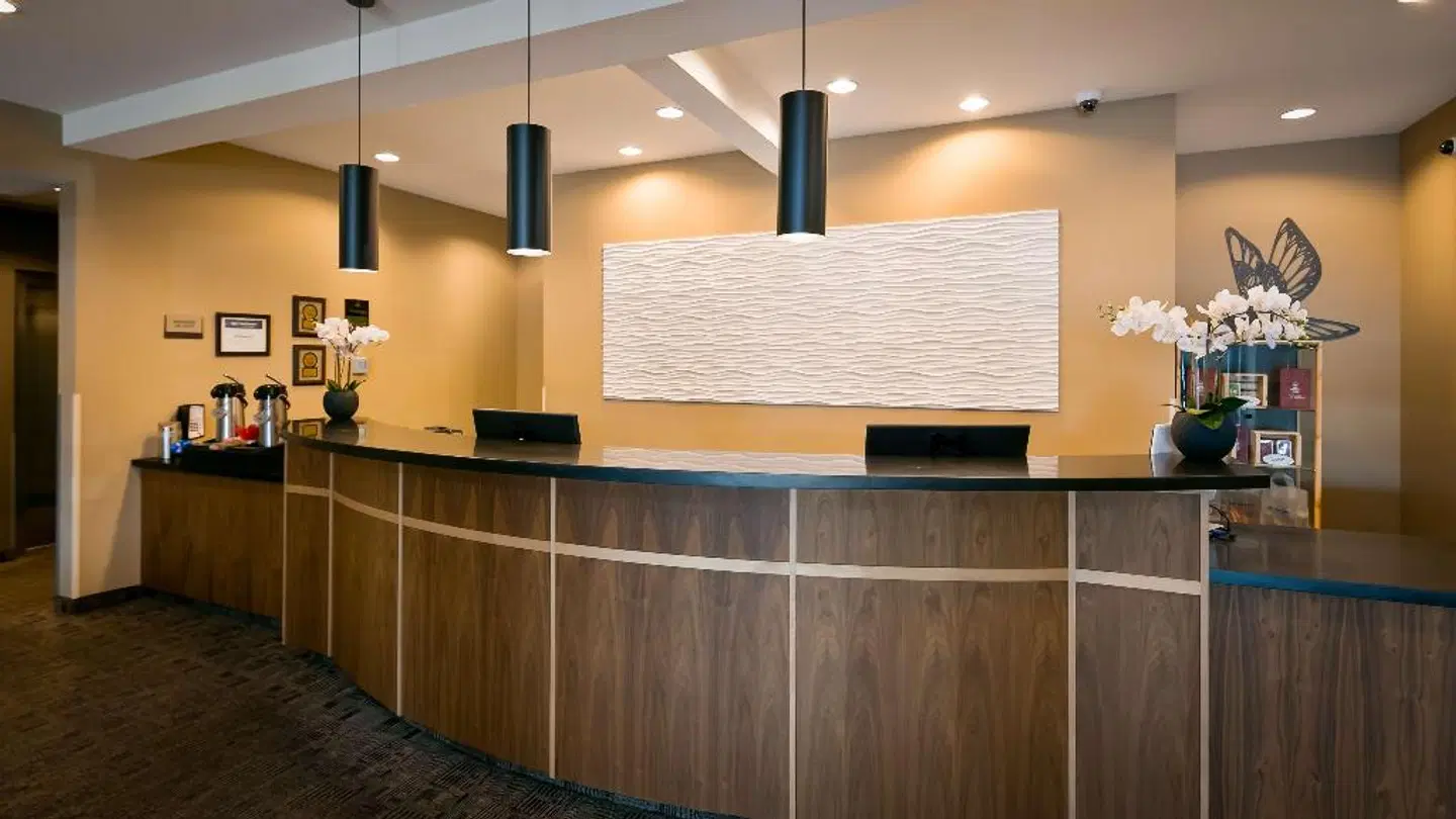 Best Western PLUS Lacey Inn & Suites Lobby