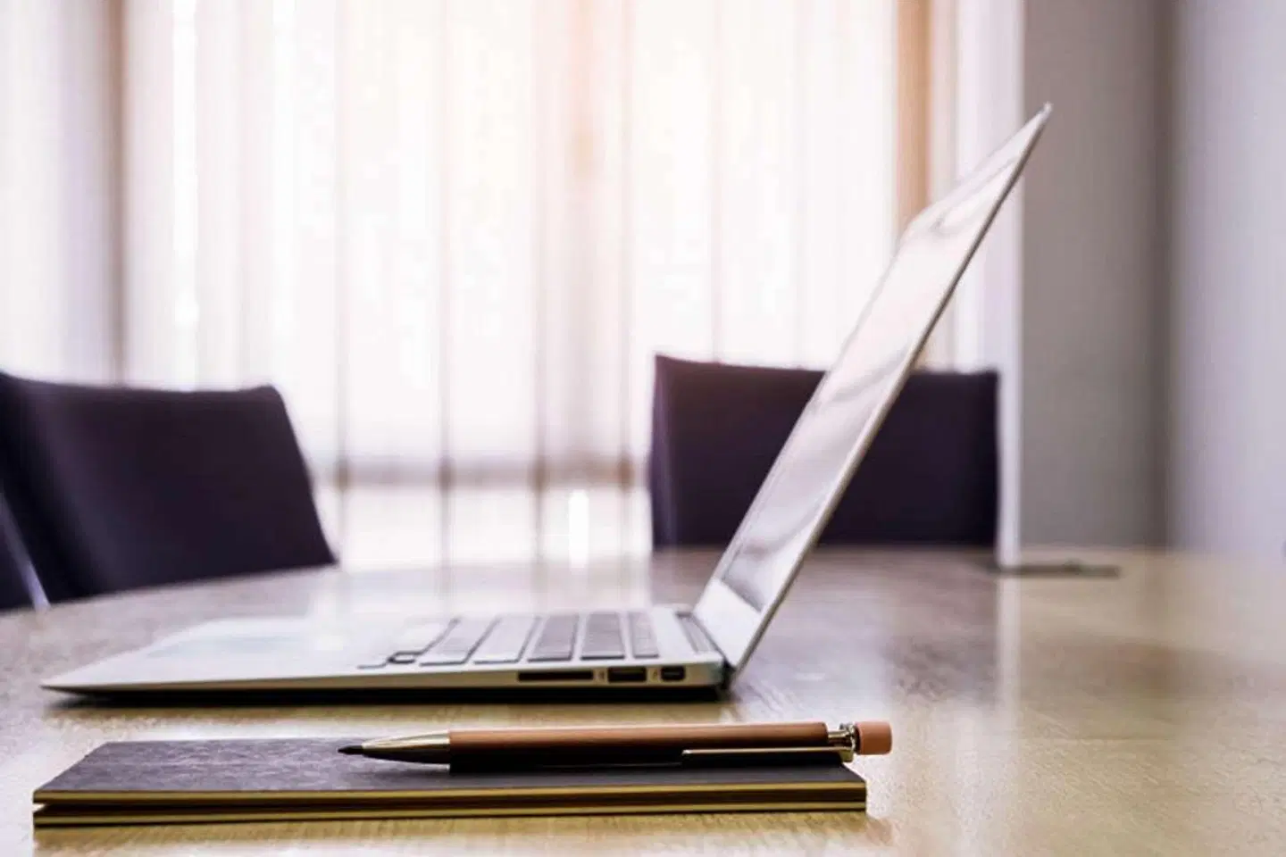 Quality Hotel The Box Lobby