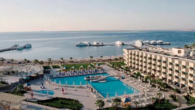 Seven Seas Jolie Bay POOL