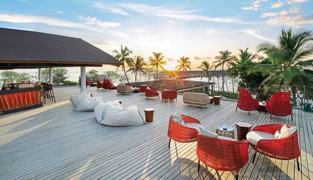 The Westin Maldives Miriandhoo Resort Terrasse