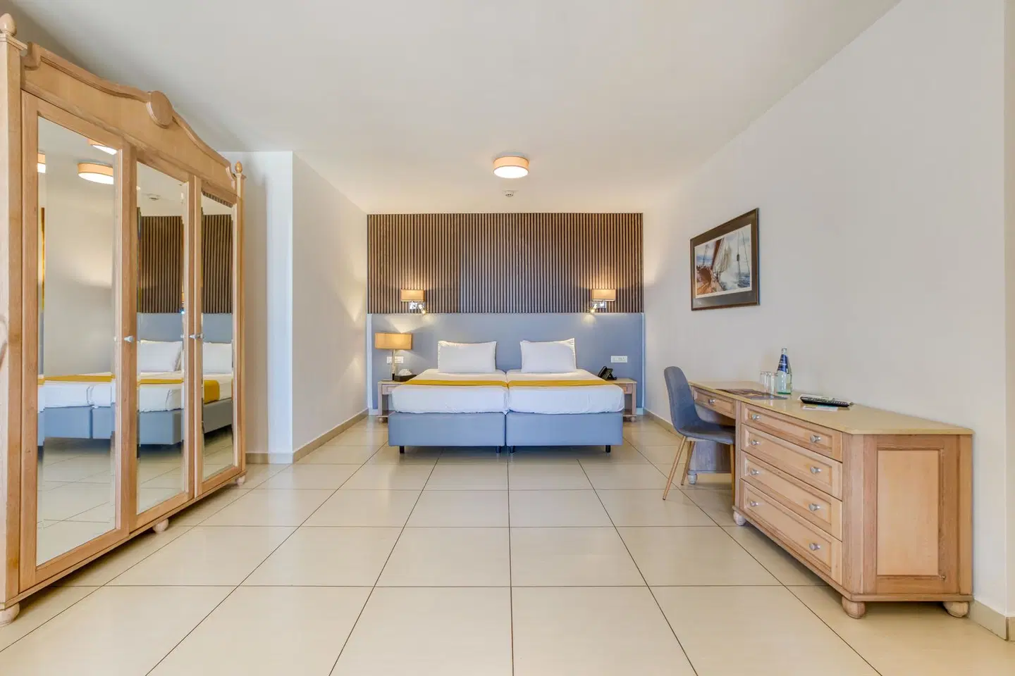 Solana Hotel & Spa ROOM_EXAMPLE