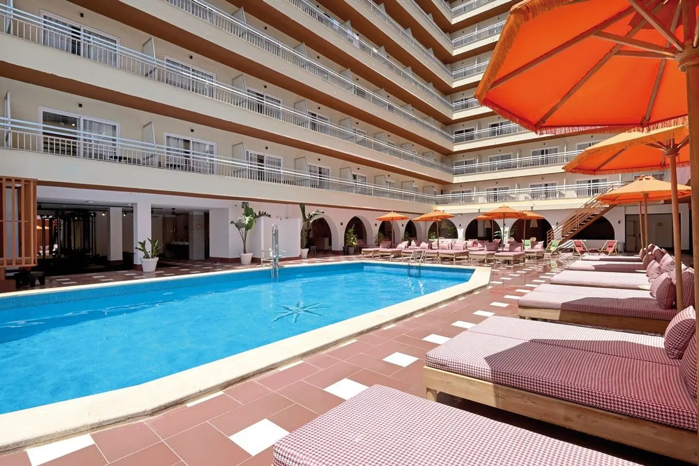 tent Bahia de Palma Hallenbad