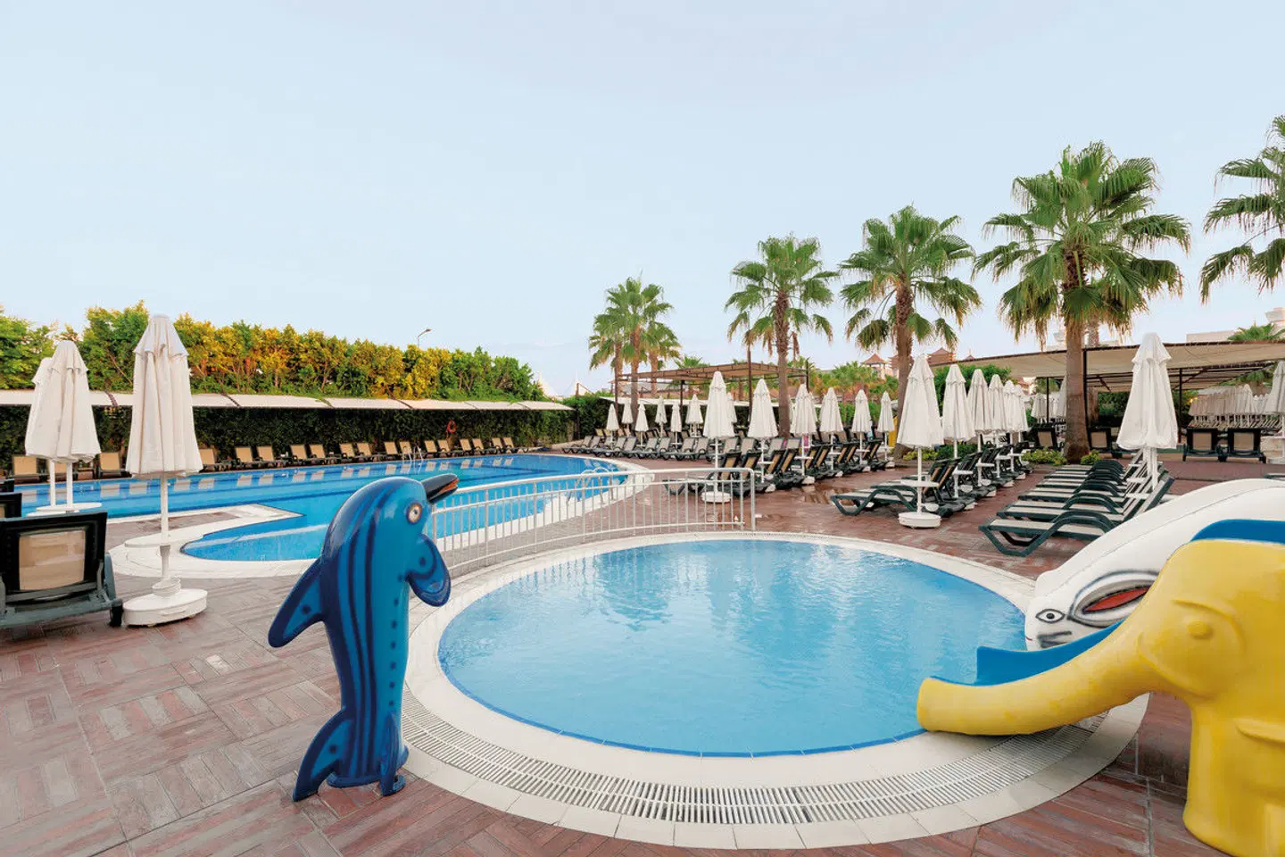 Hane Family Resort OUTDOOR_POOL