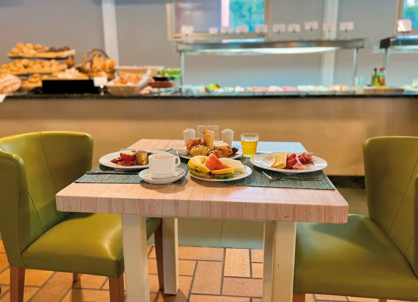 Cordial Green Golf Restaurant