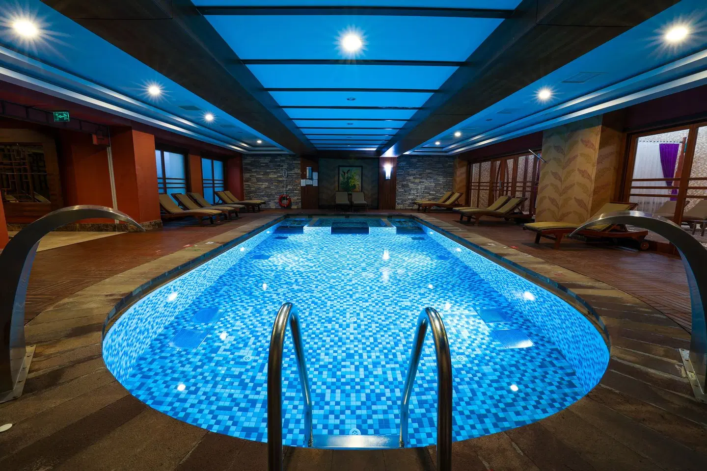 Crystal De Luxe Comfort Collection Hallenbad