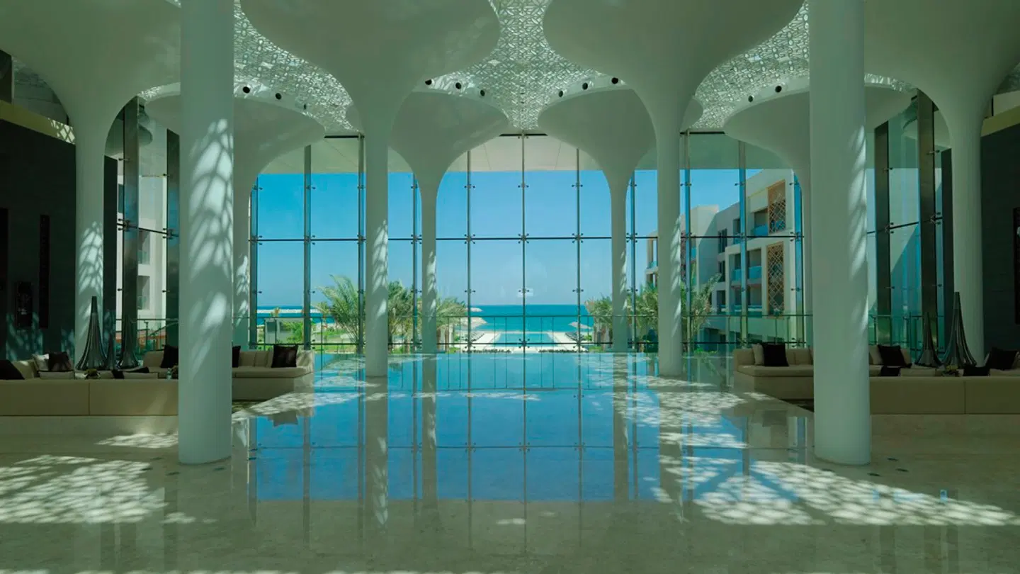 Kempinski Hotel Muscat Hallenbad