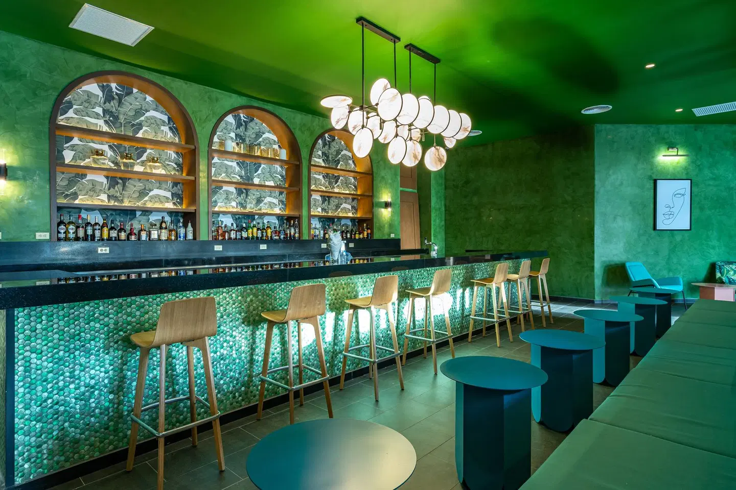 Tropical Deluxe Princess Bar