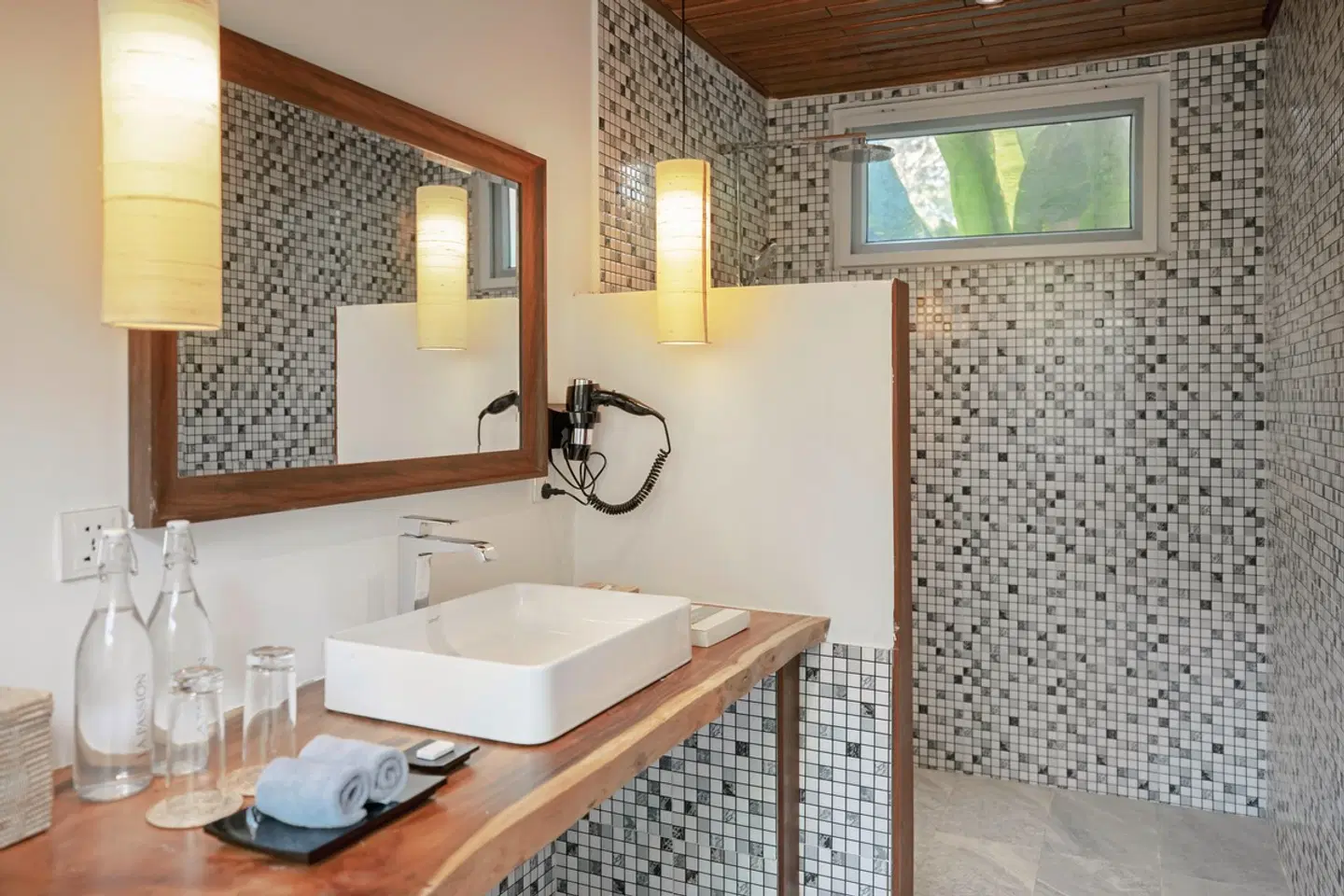 La Passion by Achariyak Badezimmer